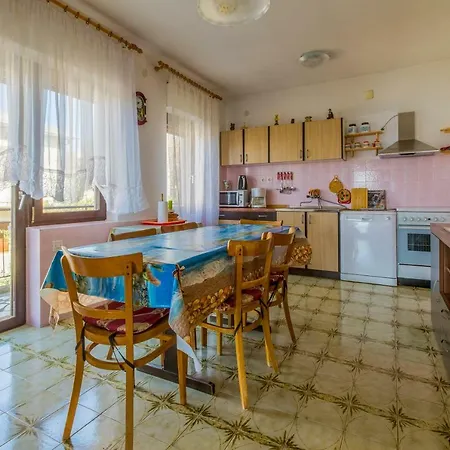 Ivka Apartment